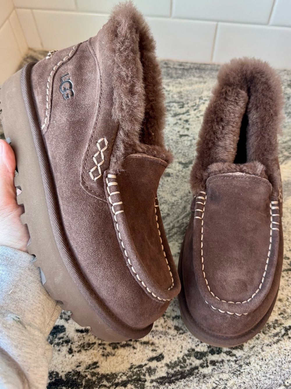 UGG Ansley Parc Platform Slippers in Burnt Cedar. Like new. Size 7.